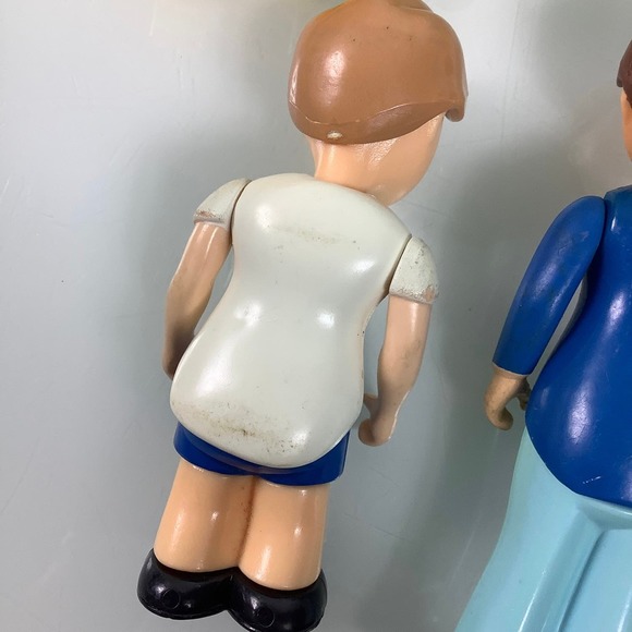 Little Tikes dollhouse mom dad son table two chairs bundle of 6 - Picture 7 of 12